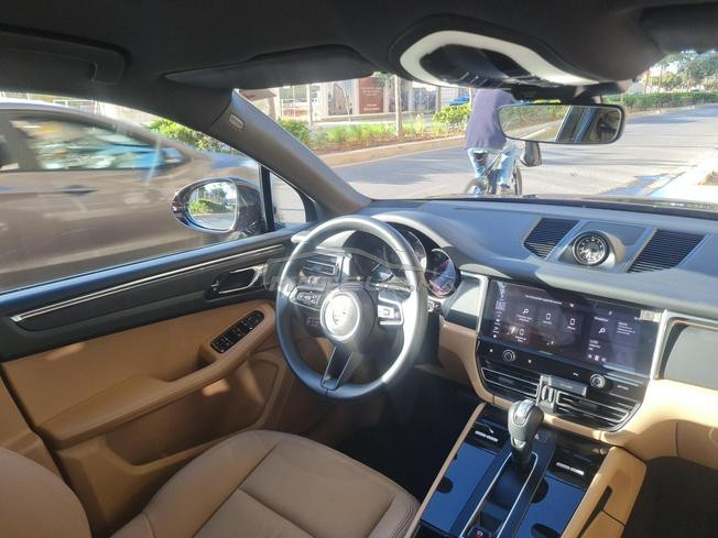 Porsche Macan Essence Automatique 2025