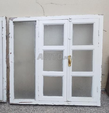 نوافذ خشبية (إطار مع النافذة بدون زجاج)