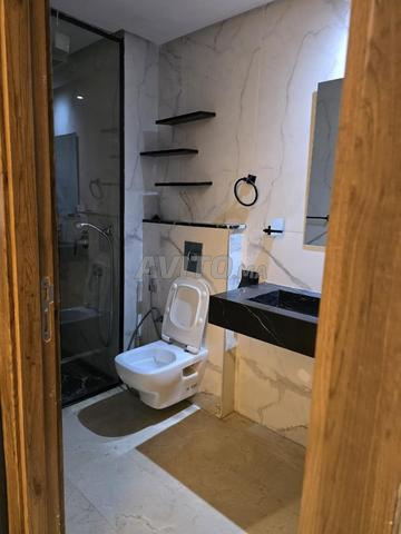 Studio meublé à louer 64 m² Hôpitaux - 2