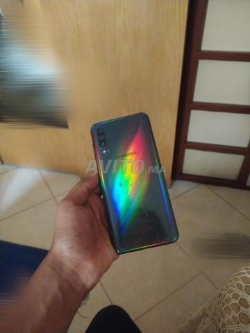 Téléphone Samsung A50 encore propre sans aucun problème