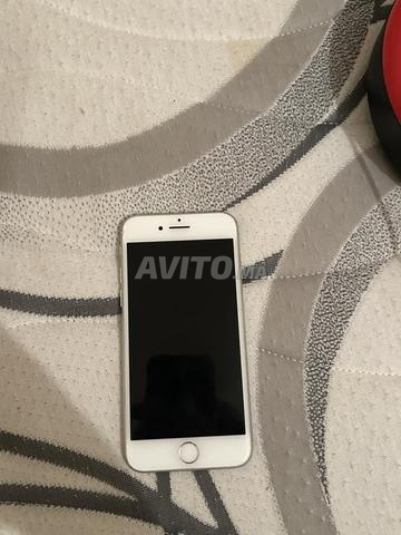 iPhone propre tout est original 77🔋 64 Go - 2