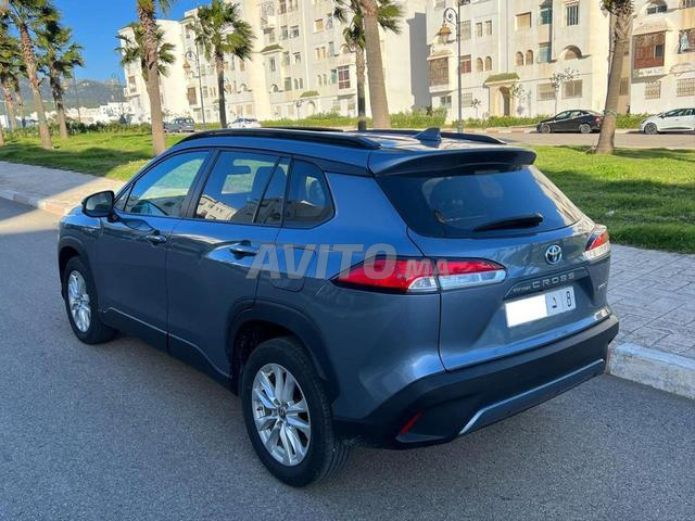 تويوتا كورولا كروس SUV هايبرد سقف بانورامي 2022 تطوان