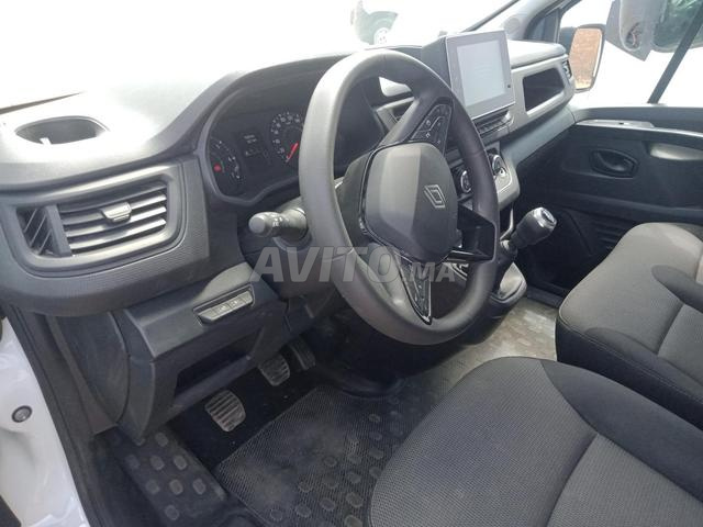 Renault Trafic - 2