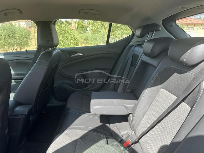 Opel Astra Diesel Manuelle 2017 à El Hajeb