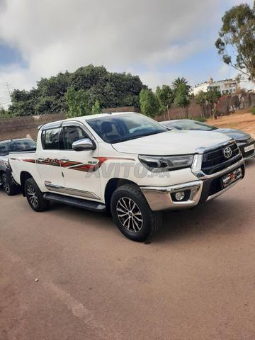 Toyota Hilux Revo - 2