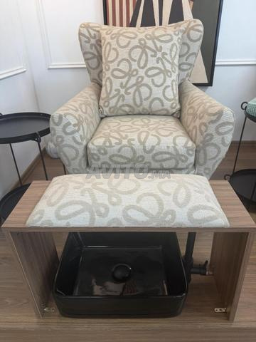 Fauteuil neuf / réfrigérateur moyen - 2