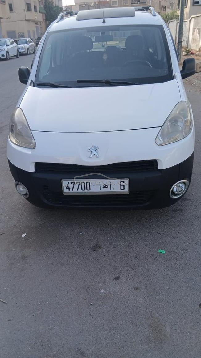 Peugeot partner tepee للبيع  في حالة جيدة   