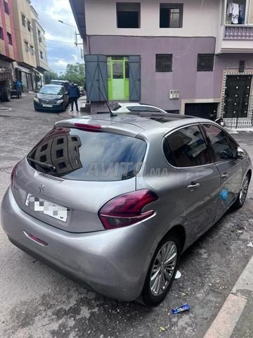 Peugeot 208 - 2