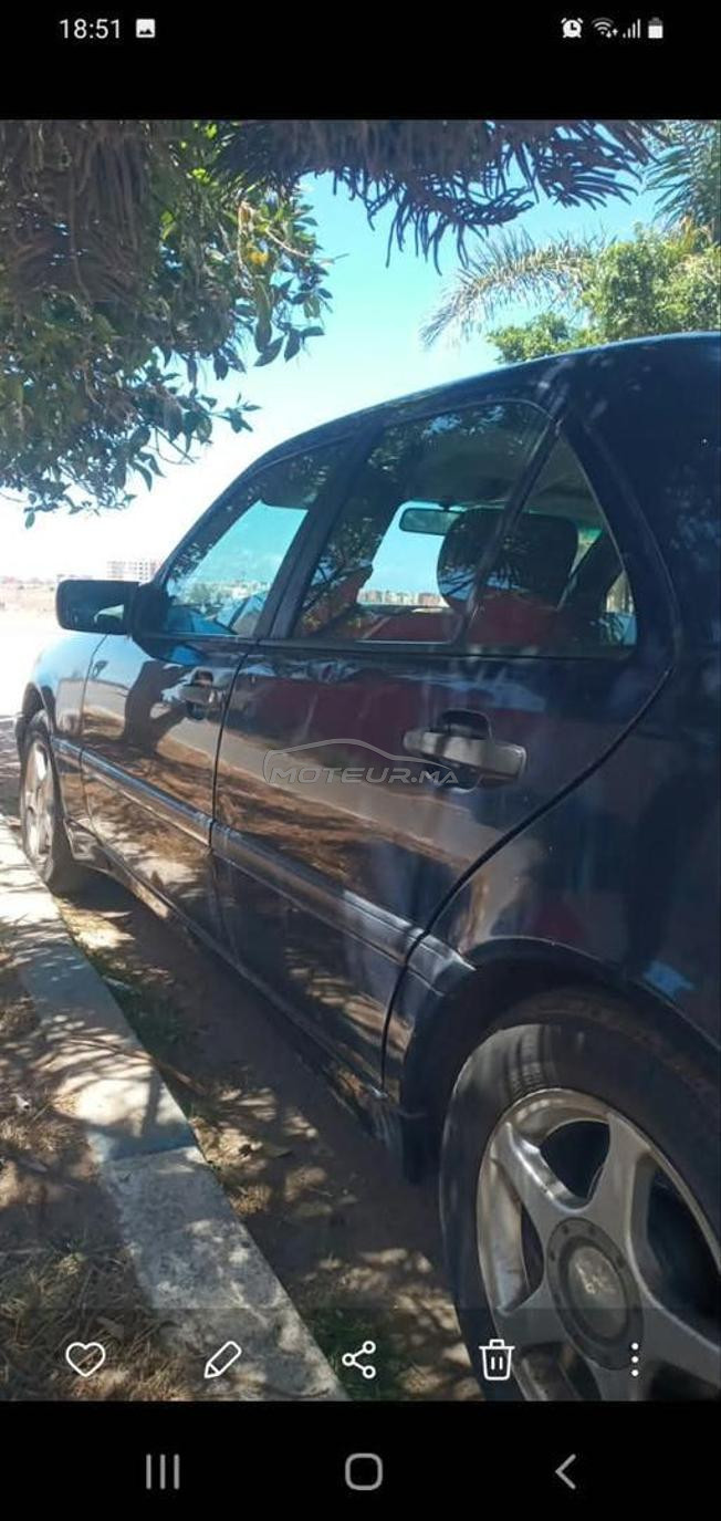 Mercedes-Benz 220 Diesel Manuelle 1998 à Tikiouine