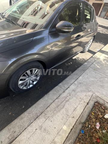 بيجو 208 بنزين يدوية 2020 في طنجة - 2