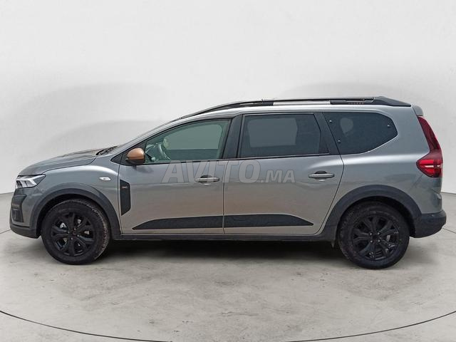 DACIA. Jogger - 2