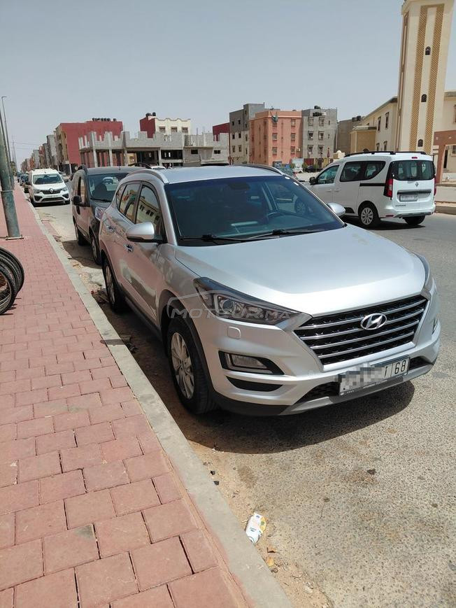 je me vendre un tucson 2020 bon état premier man  