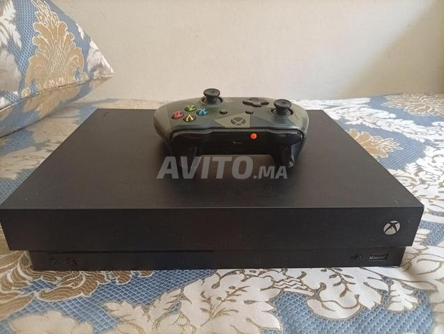 Xbox One X propre et fonctionne très bien - 2