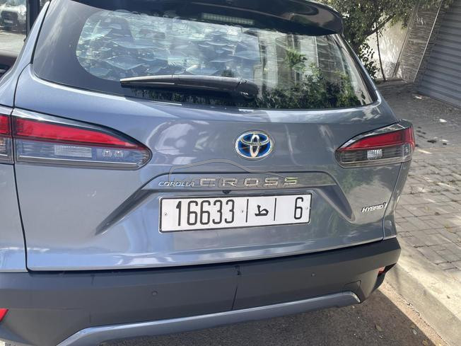 corolla cross excellent état 
