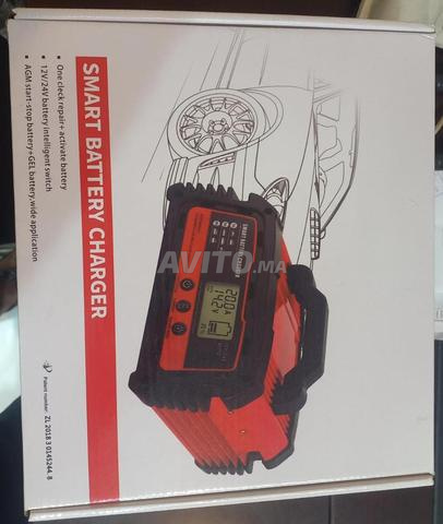 Chargeur de batterie de voiture 12/24v. 20A - 2