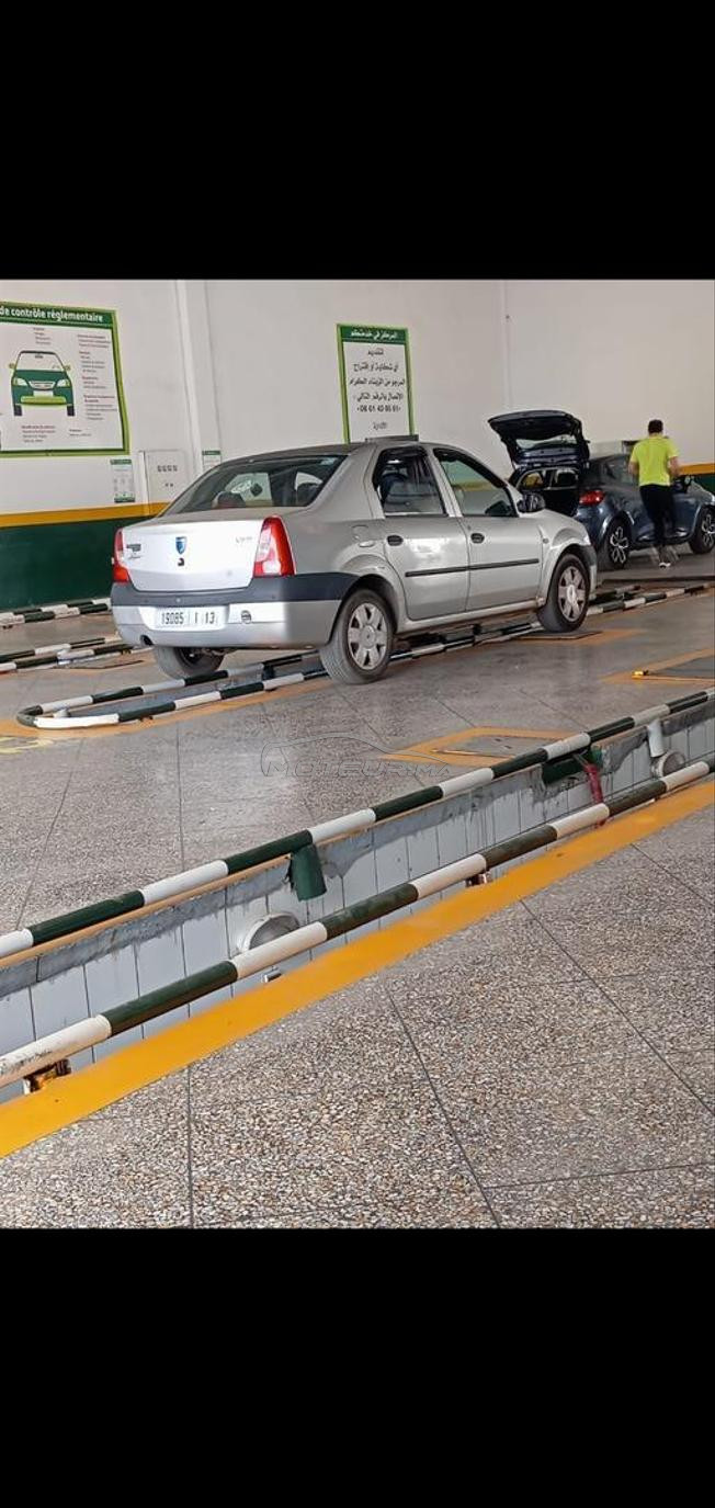 سيارة داسيا للبيع الثمن قابل للتفاوض 