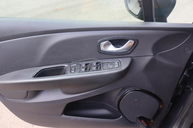 CLIO 4    MODEL Mois 12/2016