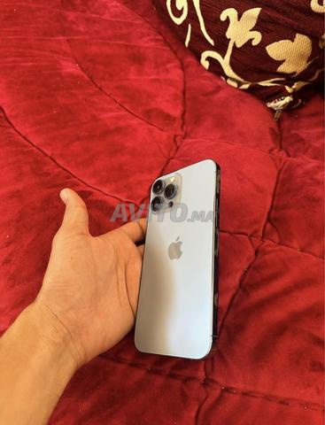 iPhone 13 Pro Max / 256Go / 84% batterie / Écran changé - 2