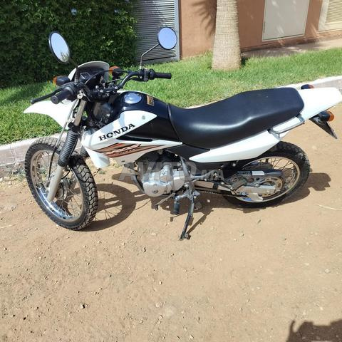 Moto Honda Bros 125 - 2