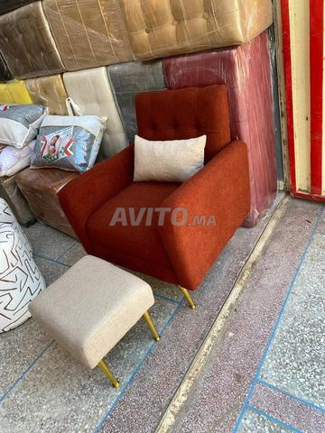 Fauteuil royal et pouf assorti - 2