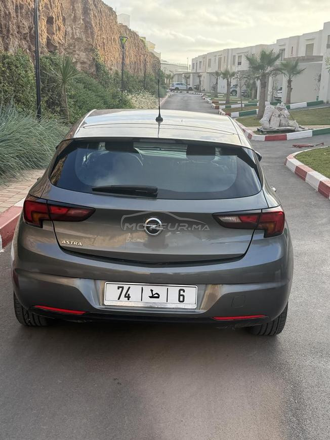 Tres belle Opel à saisir, toute option  