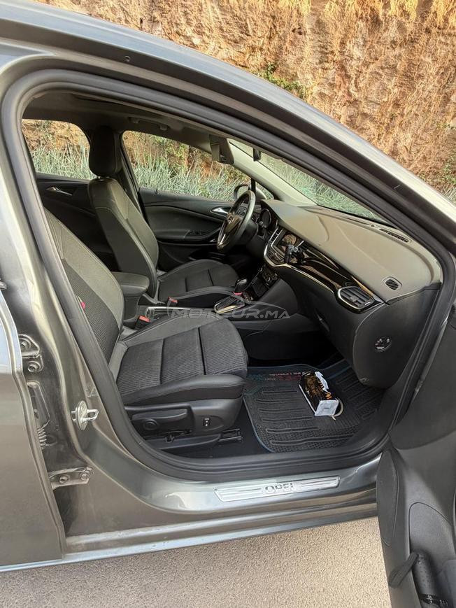 Tres belle Opel à saisir, toute option  