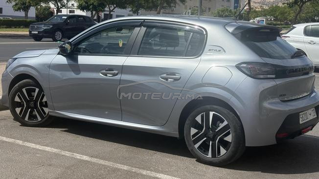 208 Peugeot style 