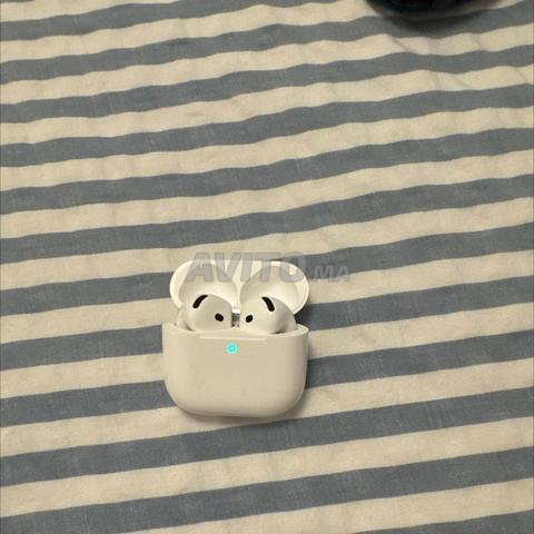 airpod 4anc مستعمل (بحالة ممتازة) - 2