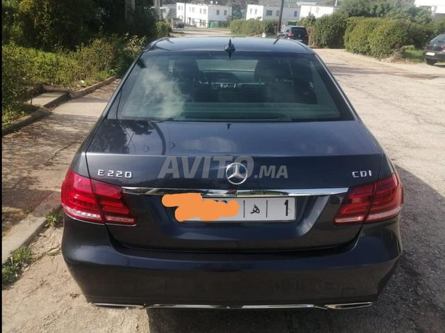 Mercedes E220 - 2