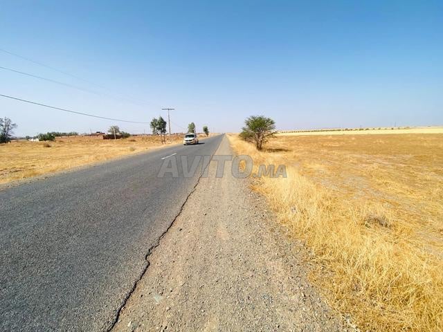 أرض مسجلة بمساحة 7200 متر مربع للبيع بمنطقة سياحية