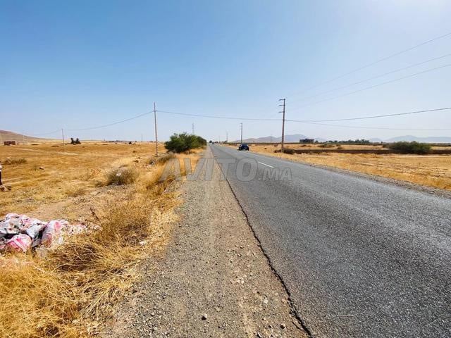 أرض مسجلة بمساحة 7200 متر مربع للبيع بمنطقة سياحية