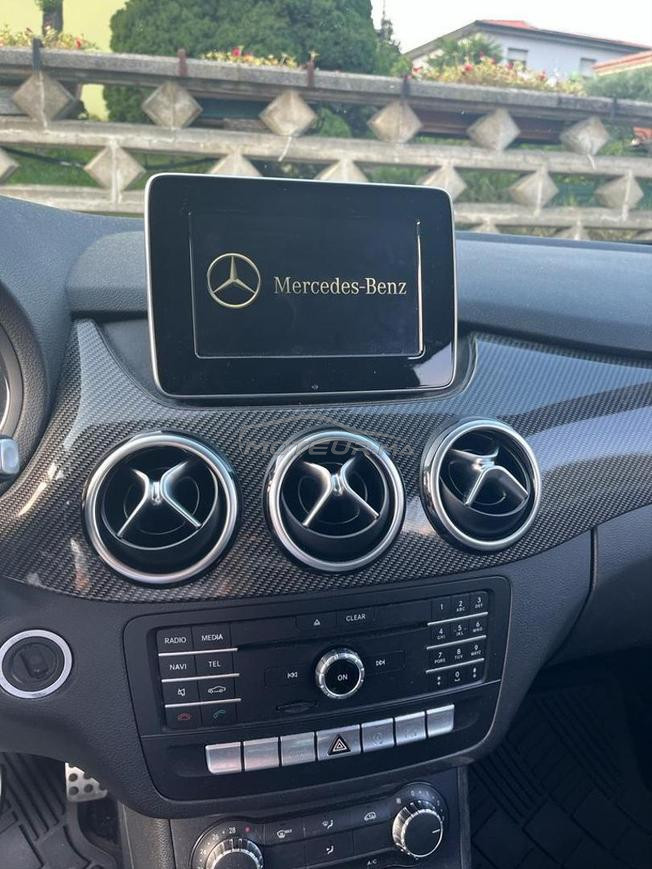 Mercedes-Benz Classe B 200d AMG Line 2016
