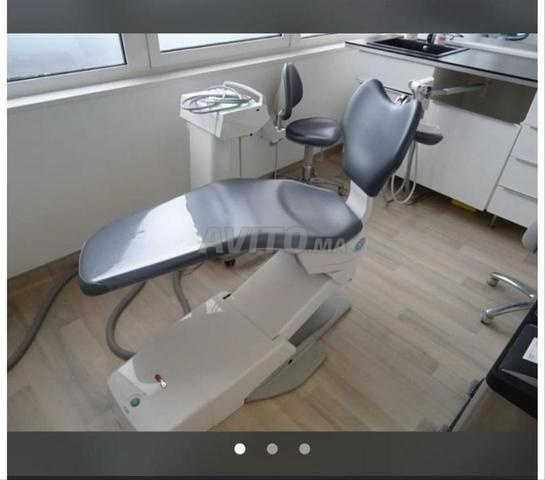 fauteuil dentiste avec instruments 