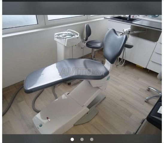 fauteuil dentiste avec instruments  - 2