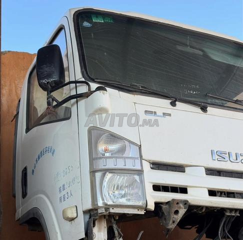 Isuzu Np - 2