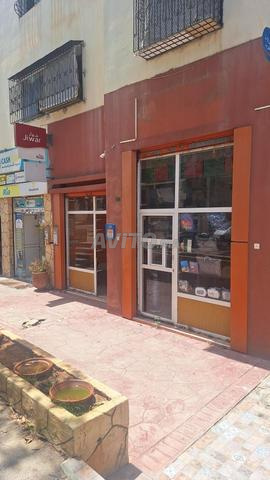 محل تجاري بمساحة 31 متر مربع مجهز بالكامل