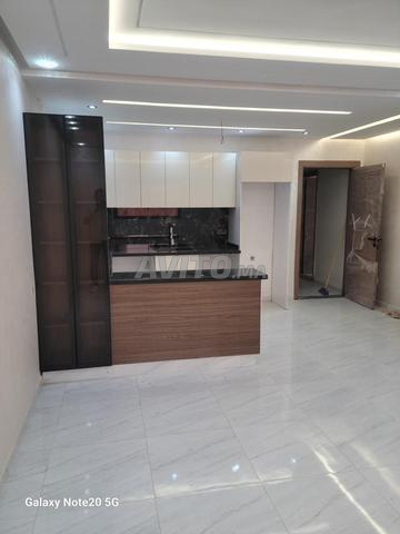Appartements et locaux commerciaux à vendre - 2