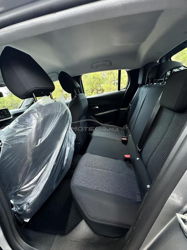 Peugeot 208 style neuve 