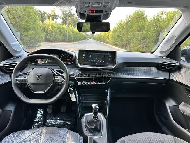 Peugeot 208 style neuve 
