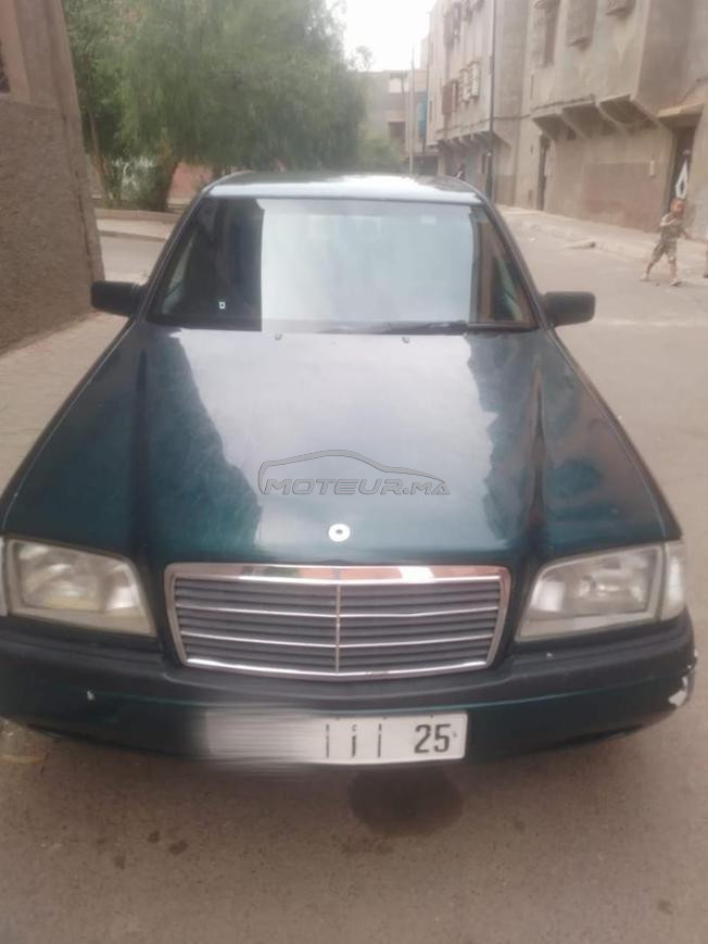 مرسيدس-بنز 220 ديزل يدوي 1996 في مراكش