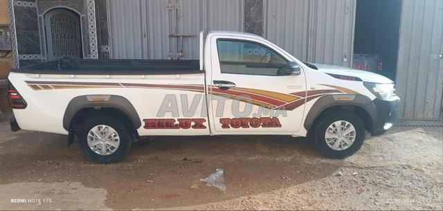 Toyota Hilux - 2