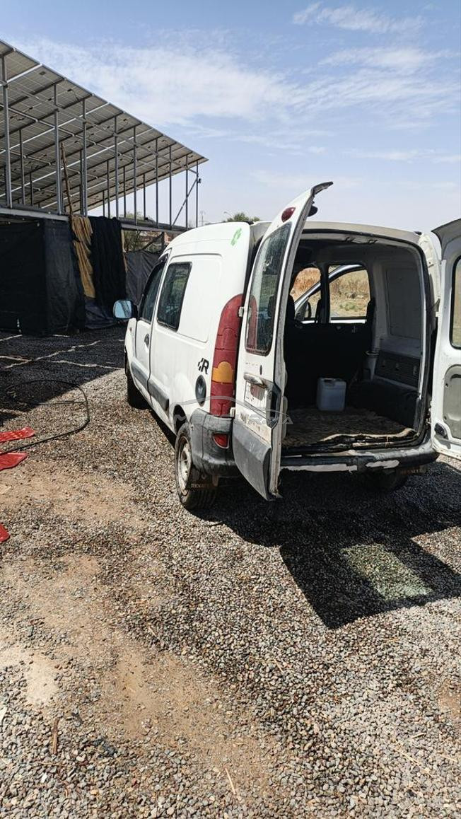 رونو كونݣو د65 2002 مطور يالله راكب