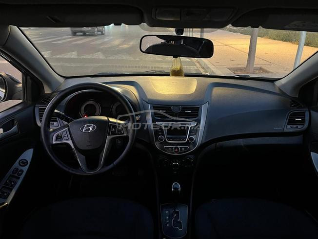 Hyundai 1er main Accent automatique