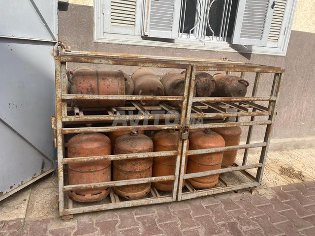 Équipements et matériel de magasin complet avec stock à vendre - 2