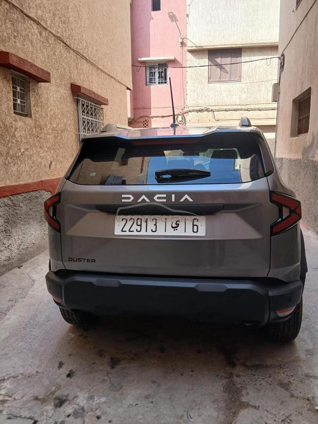 dacia duster ba9a n9iya
