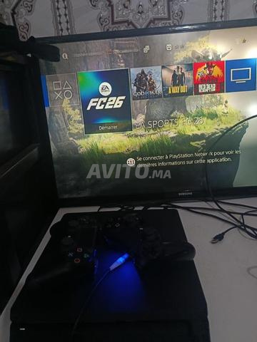 PlayStation 4 Slim 500 Go avec 2 manettes - 2