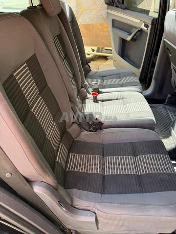 Volkswagen Touran - 2