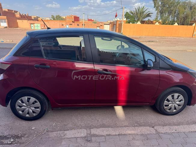 Toyota Yaris en bon état.
