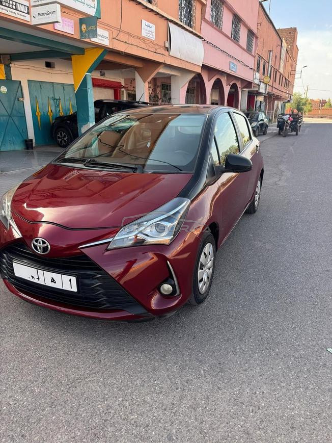 Toyota Yaris en bon état.