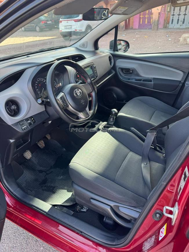 Toyota Yaris en bon état.